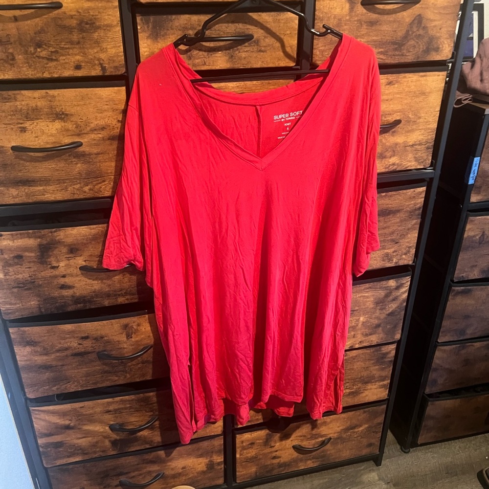 Torrid Bright Red V-Neck Short Sleeve Tee